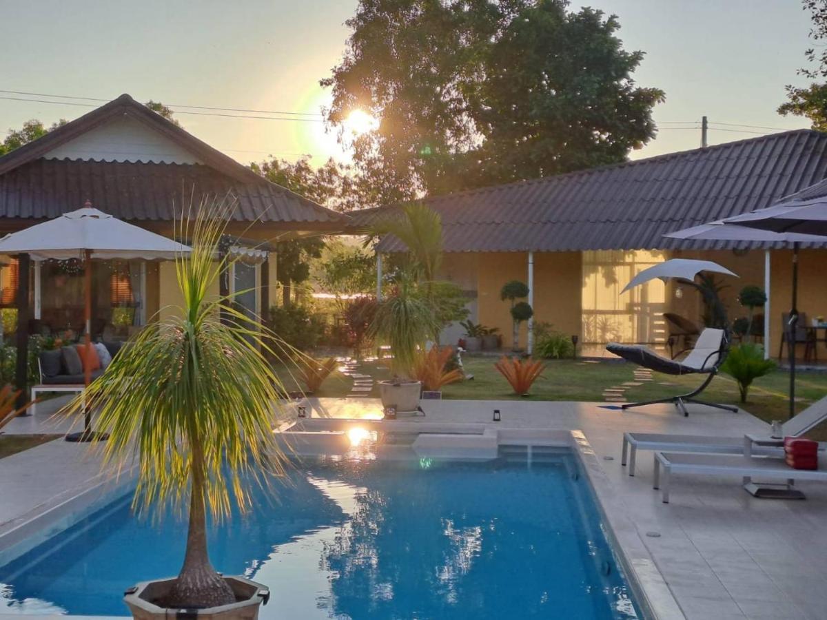 Pool Villa, Resort, Mae Ramphueng Beach, Ban Phe, Rayong, Residence M Thailand (Adults Only) Ban Chamrung Extérieur photo